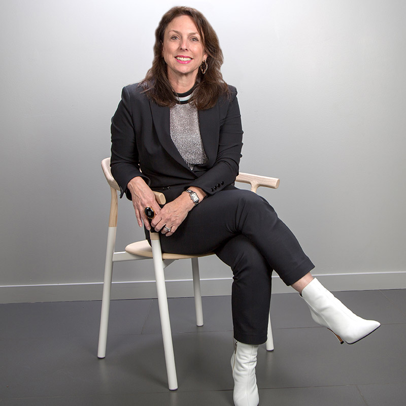 Suzanne-web-72dpi